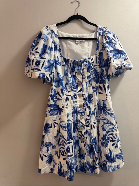 Caroline Constas Dresses & Skirts - Caroline Constas Blue & White Floral Puff Sleeve Dress